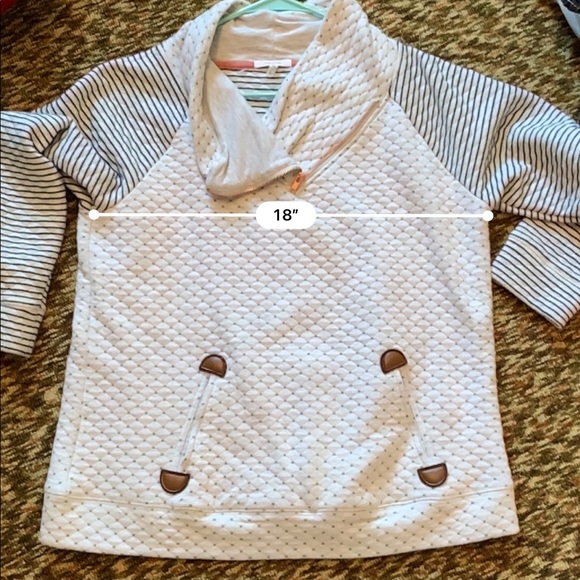 Maurice’s sweater - Picture 7 of 8